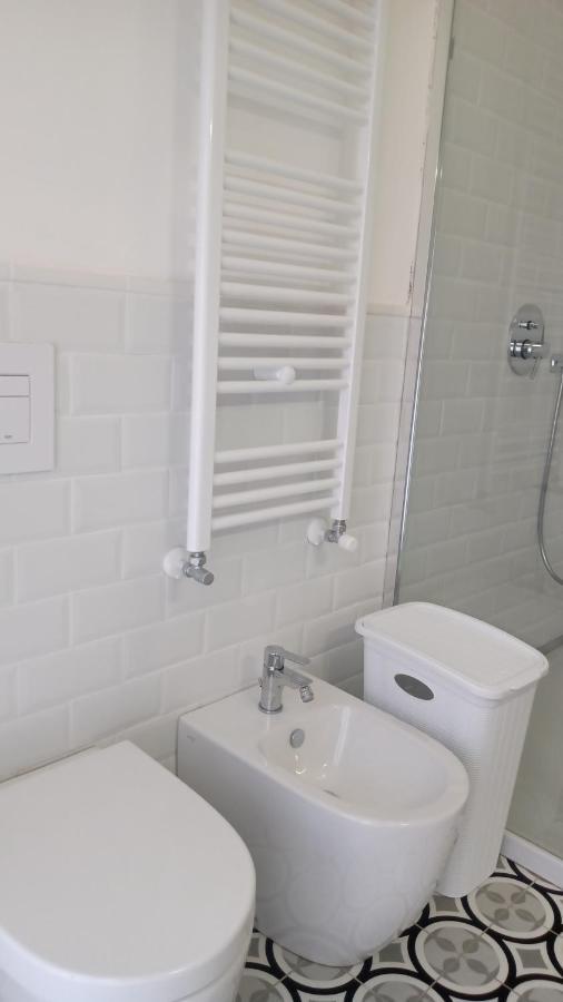 Casa Renova, Intero Appartamento, 2 Camere, Max 4 Ospiti, Trieste Zona Storica 외부 사진