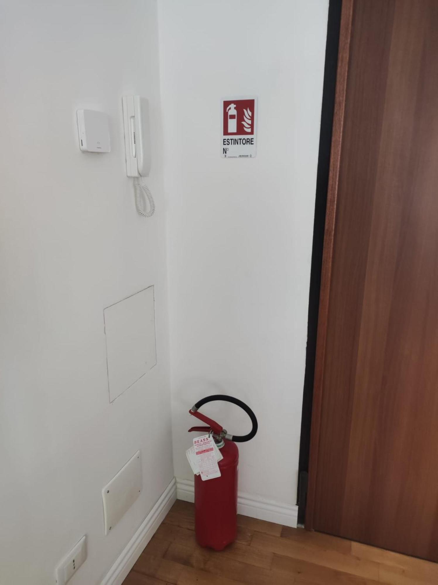 Casa Renova, Intero Appartamento, 2 Camere, Max 4 Ospiti, Trieste Zona Storica 외부 사진