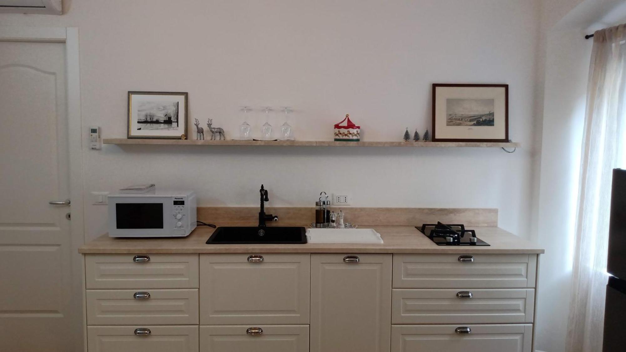 Casa Renova, Intero Appartamento, 2 Camere, Max 4 Ospiti, Trieste Zona Storica 외부 사진